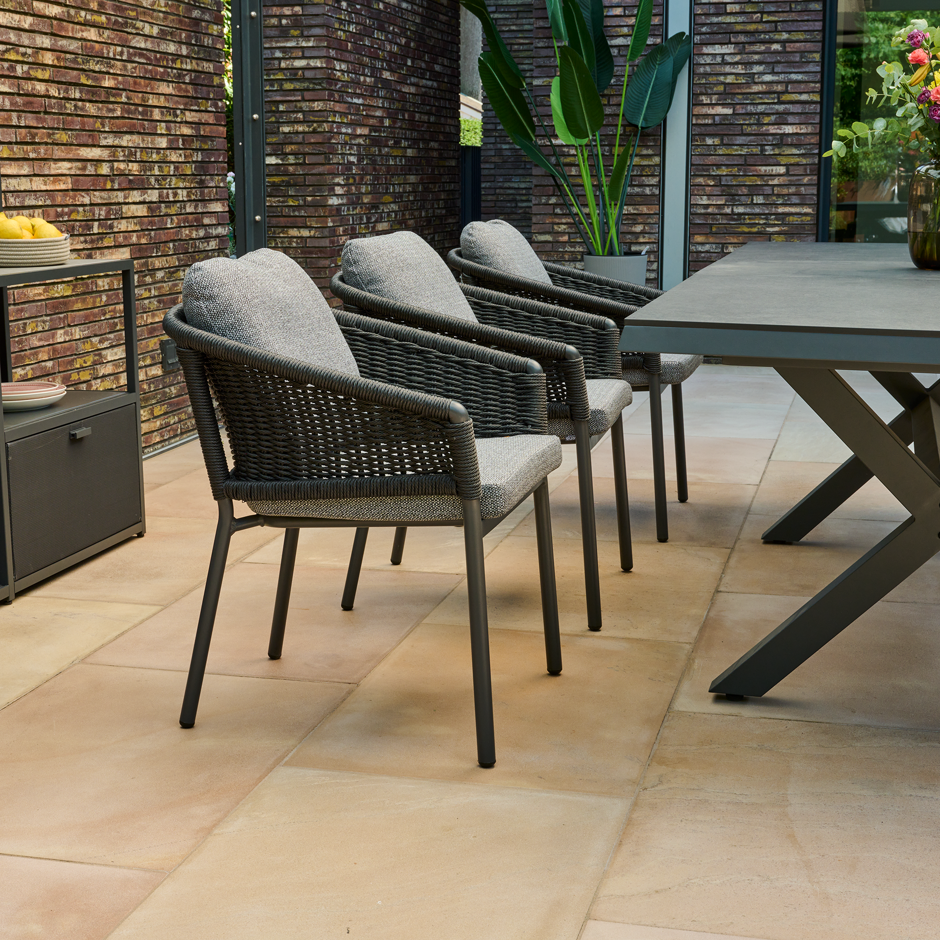 MERANO Stapelsessel | inkl. Kissen | schwarz / ant...