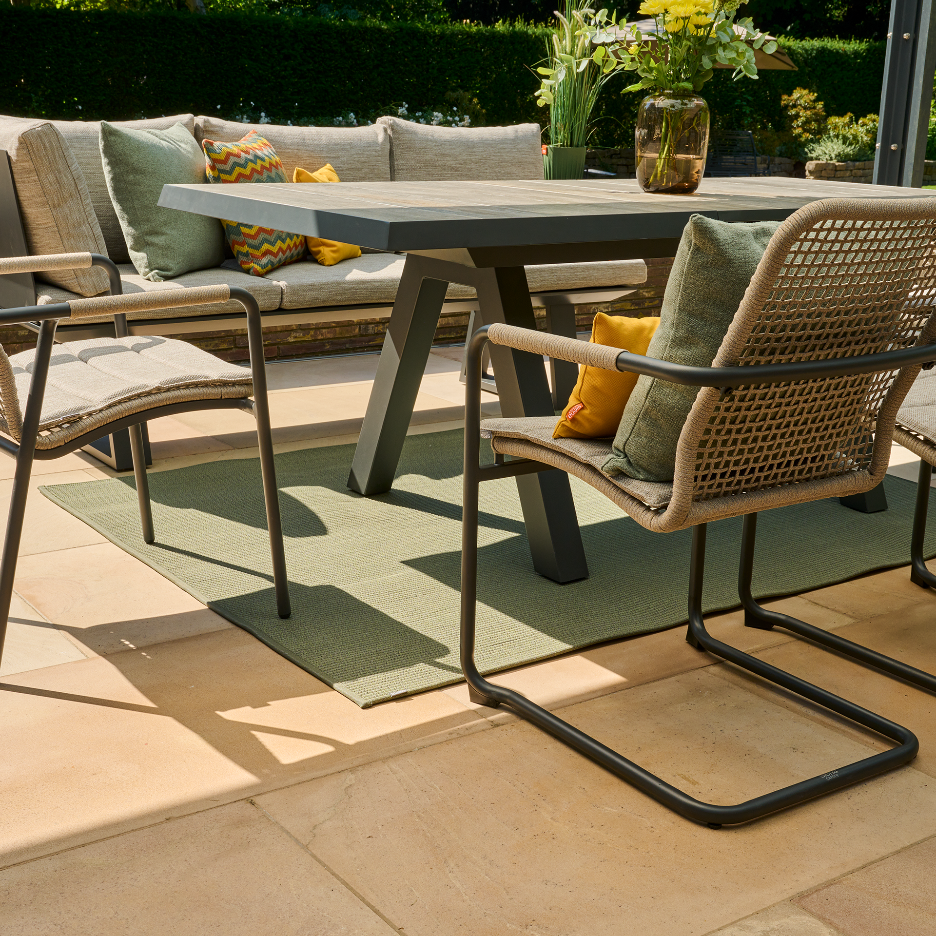 LINARO Outdoorteppich | 200 x 150 cm | olive