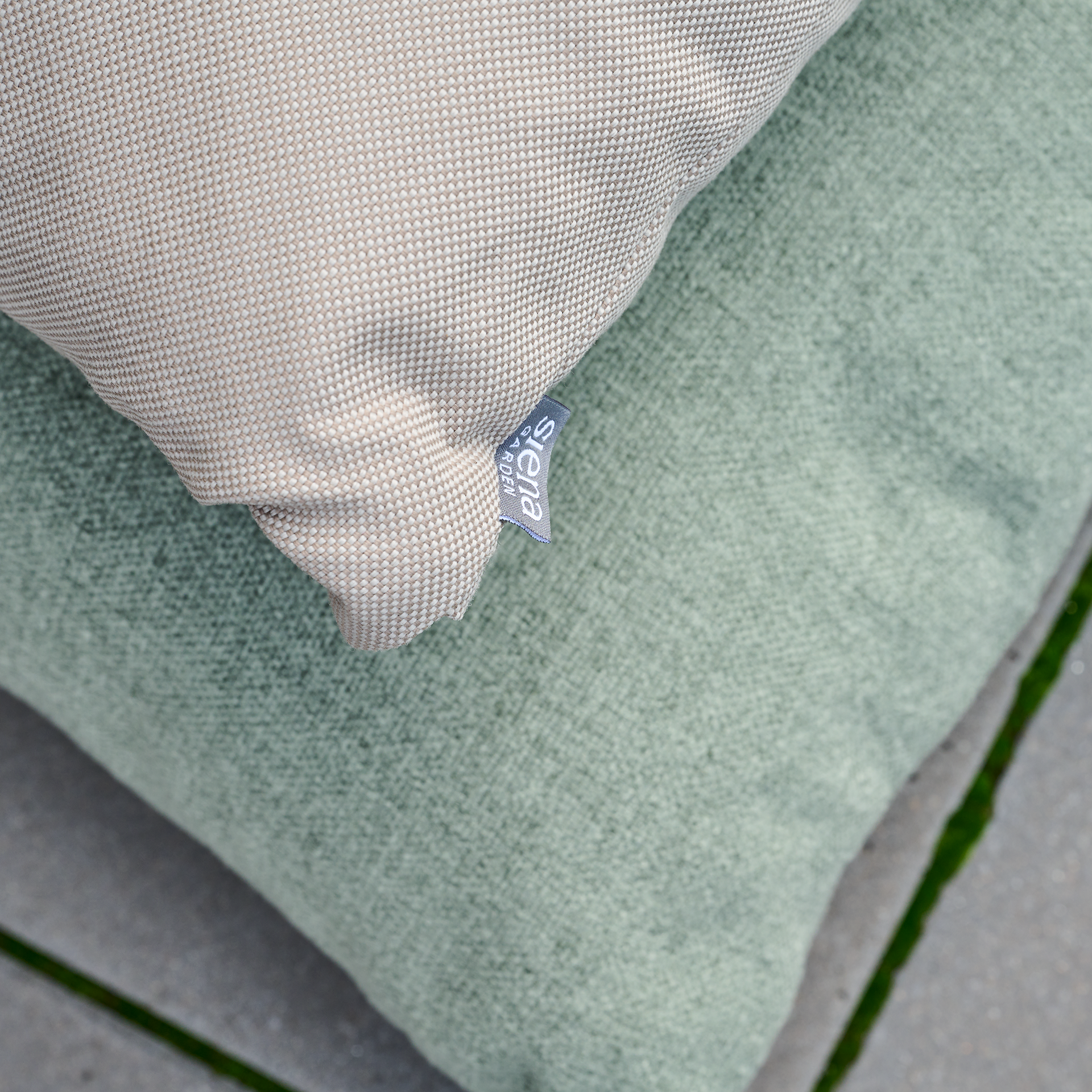 COLOURFUL Dekokissen | 50 x 50 cm | vetiver