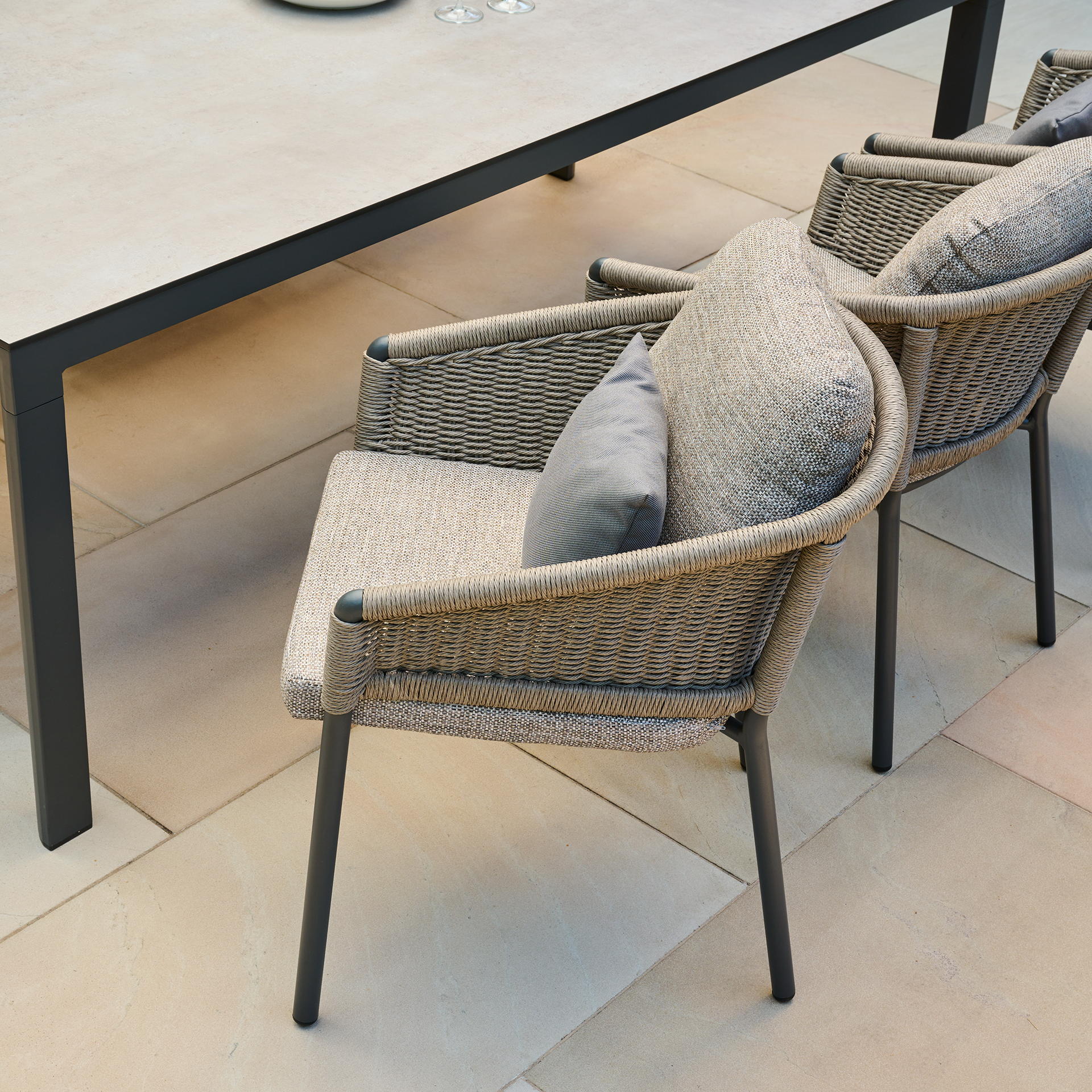 MERANO Stapelsessel | inkl. Kissen | taupe / anthr...