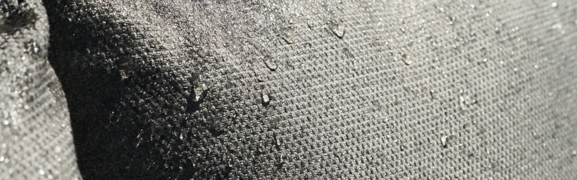 Wetterfeste Gartenmöbel: Materialien & Pflegetipps im Überblick