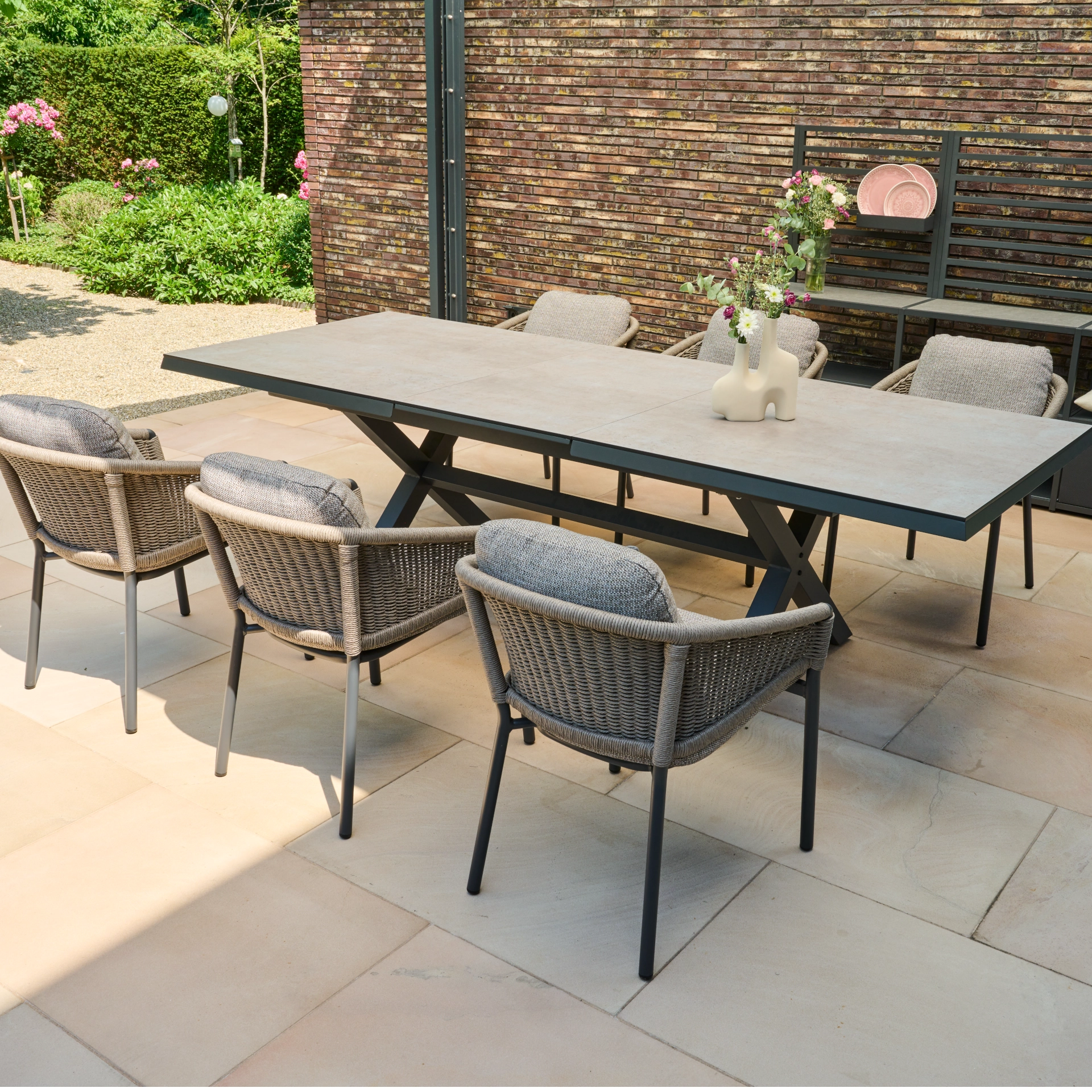 SINCRO / MERANO Gartenmöbelset | 6 Sitzplätze | beton hell / taupe braun | inkl. Kissen