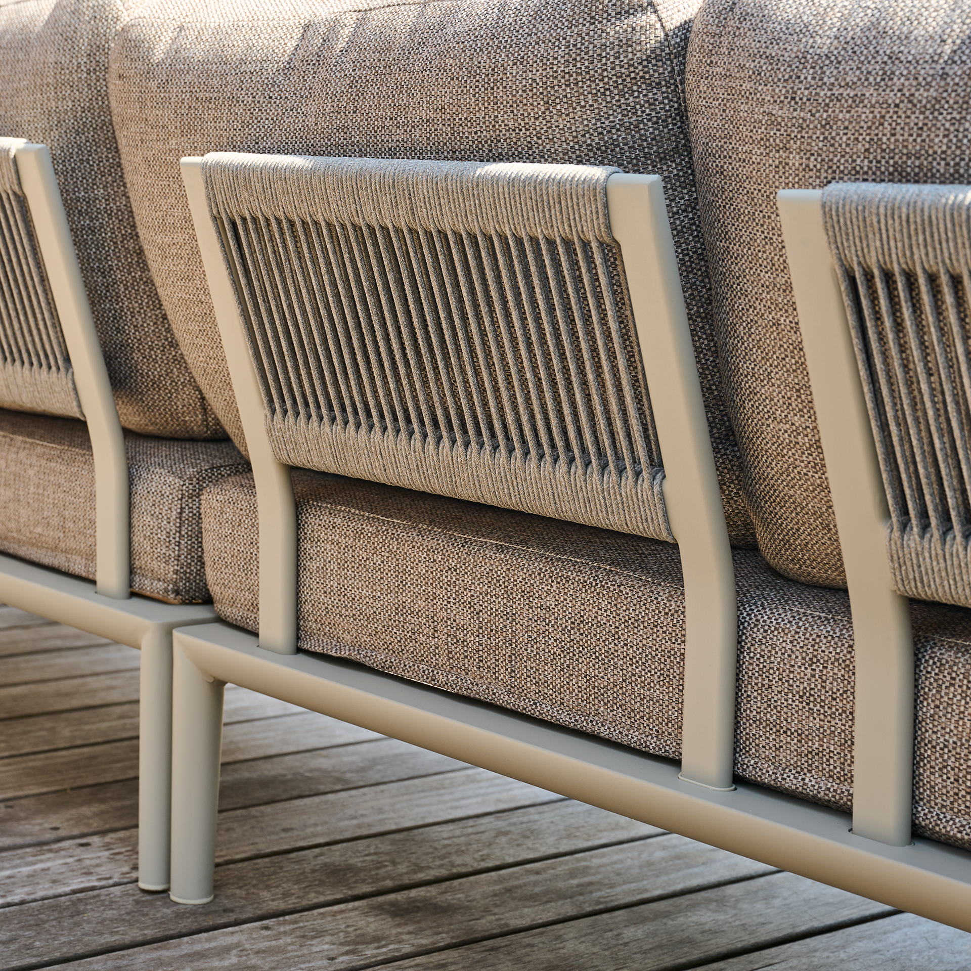 CALDARO 2er Bank mit Armlehne | taupe braun / seid...