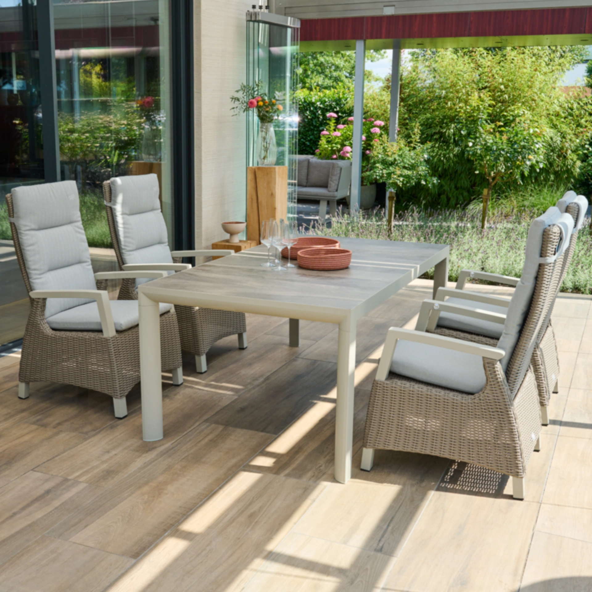 SILVA / CORIDO Gartenmöbelset | 4 Sitzplätze | washed grey / mix taupe | inkl. Kissen