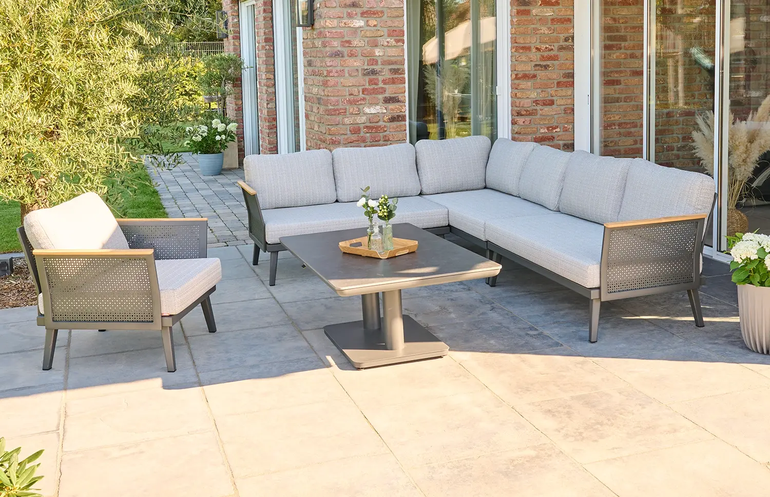 Gartenlounge Preston hellgrau mit Teakholz FSC®