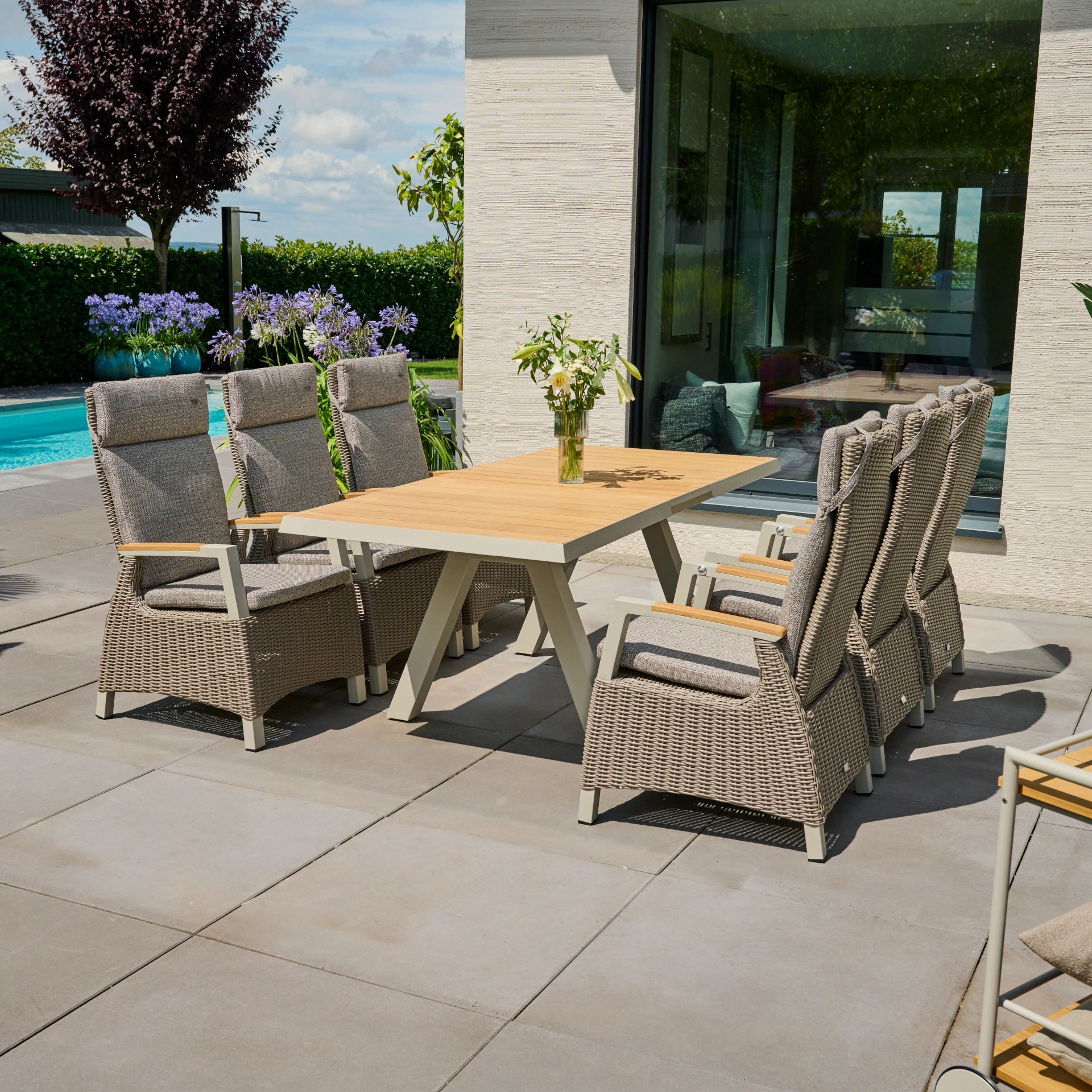 TIRANA / CORIDO Gartenmöbelset | 4 Sitzplätze | natur / mix taupe | inkl. Kissen