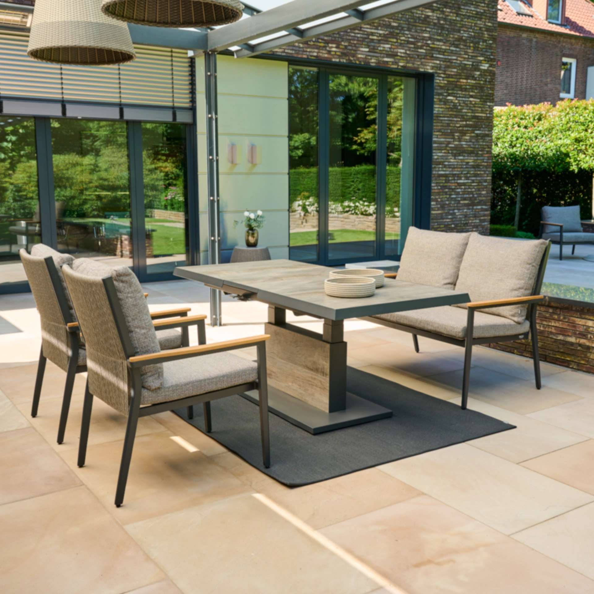 Loungeset Talina Lifttisch + 2 Liguria Sessel + 1 Liguria 2-Sitzer Sofa taupe grau