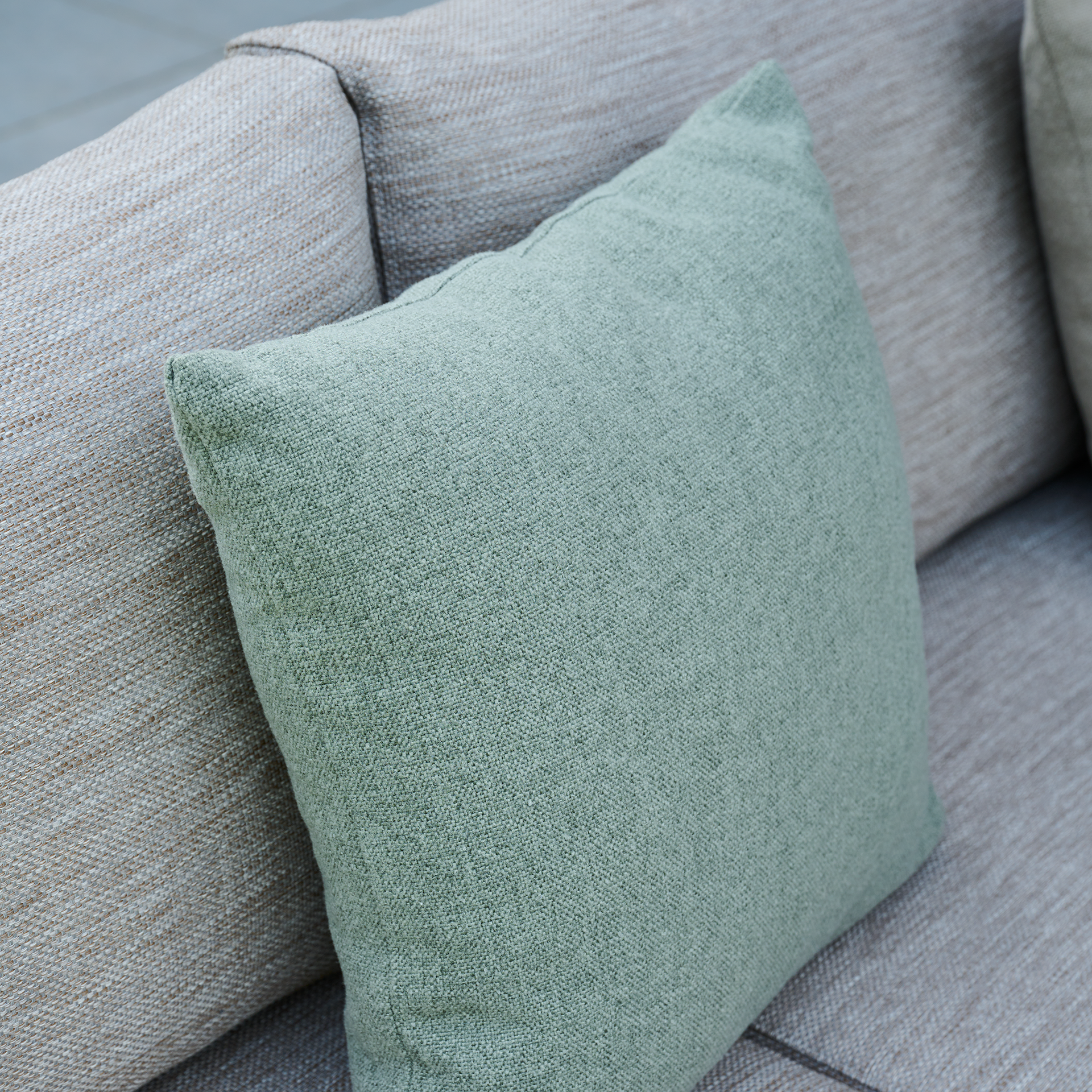 COLOURFUL Dekokissen | 50 x 50 cm | vetiver