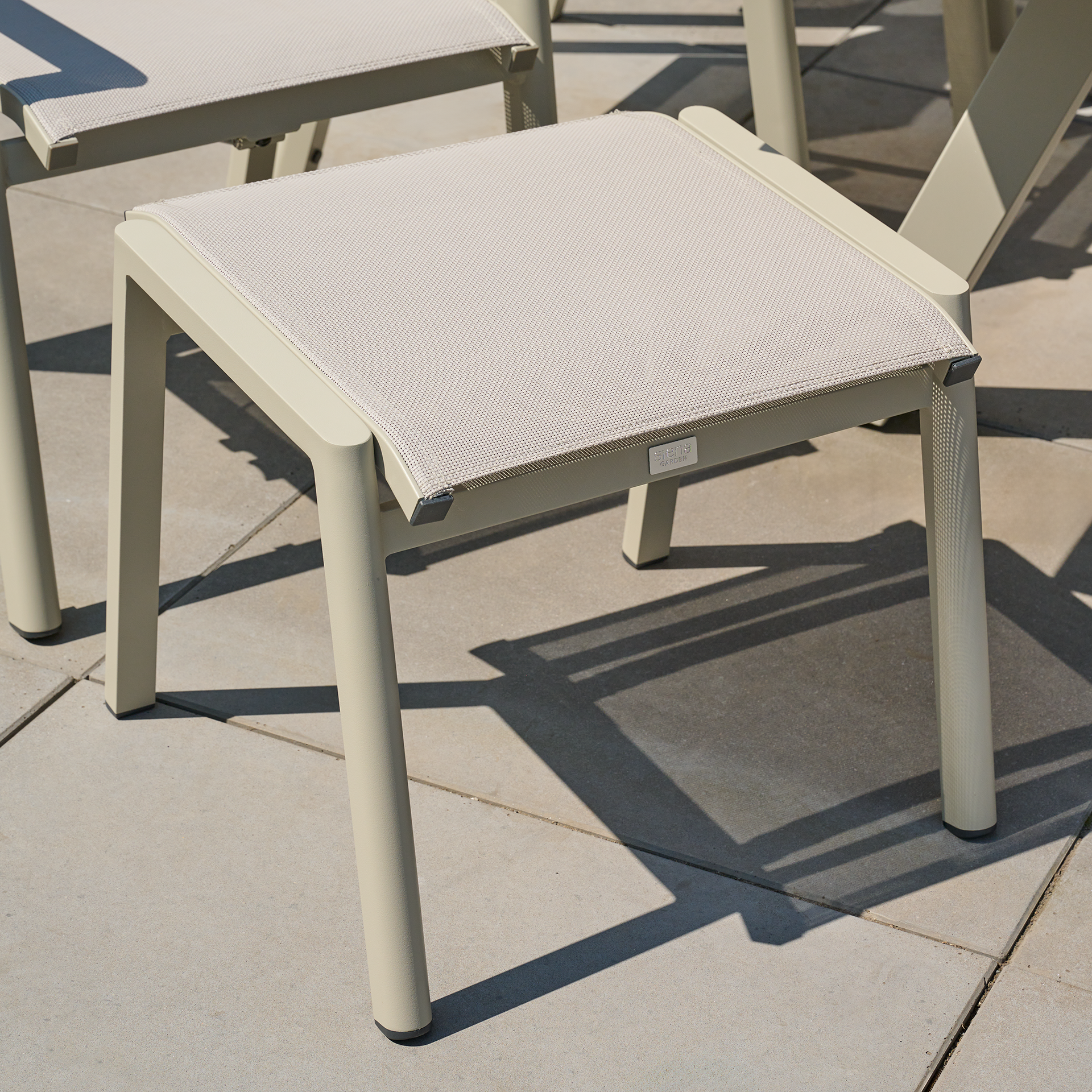 BOLOGNA Hocker | taupe grau / seidengrau