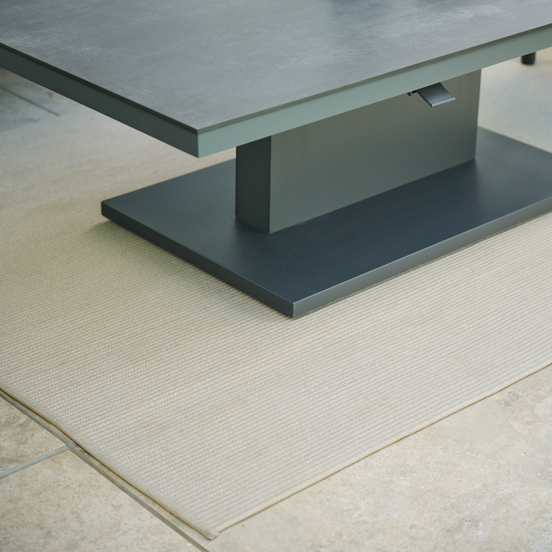 LINARO Outdoorteppich | 200 x 150 cm | taupe