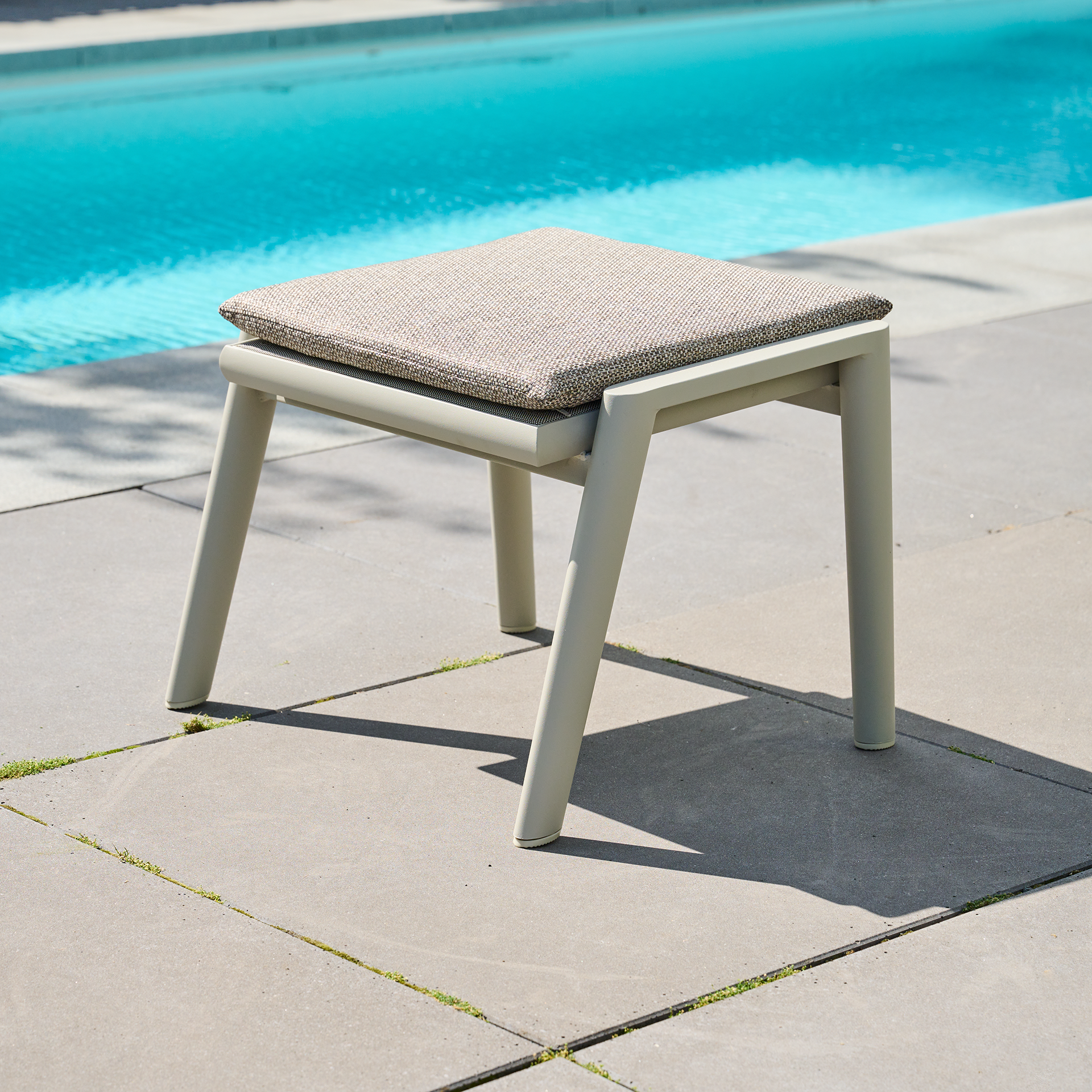 CORTINA Hocker | inkl. Kissen | mocca / seidengrau